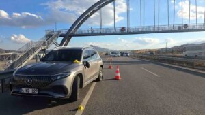 gaziantepte yolun karsisina gecerken otomobilin carptigi cocuk hayatini kaybetti fEEYdQa4.jpg